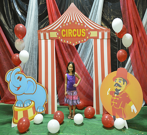 Cardboard cutout props - Circus Kit 1
